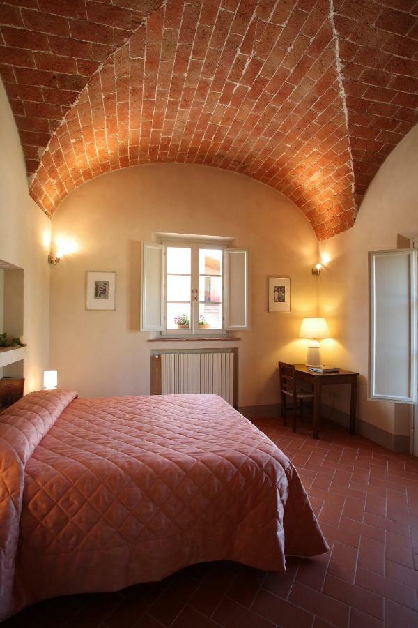 Agriturismo Podere La Casa Palaia Esterno foto